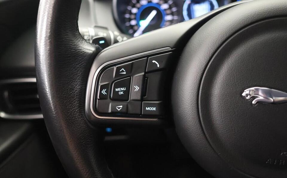 Jaguar XE vaihtoauto