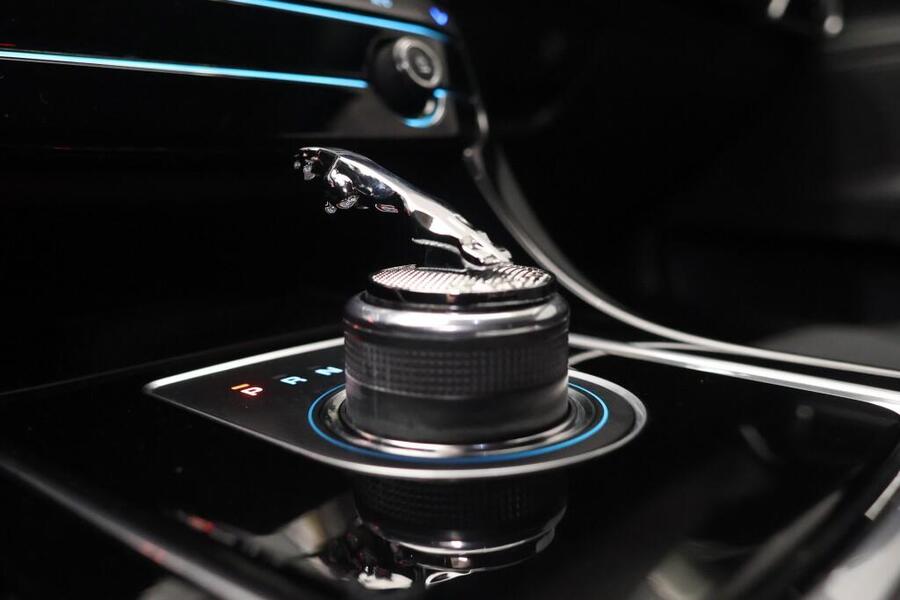 Jaguar XE vaihtoauto