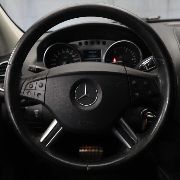 Mercedes-Benz ML vaihtoauto