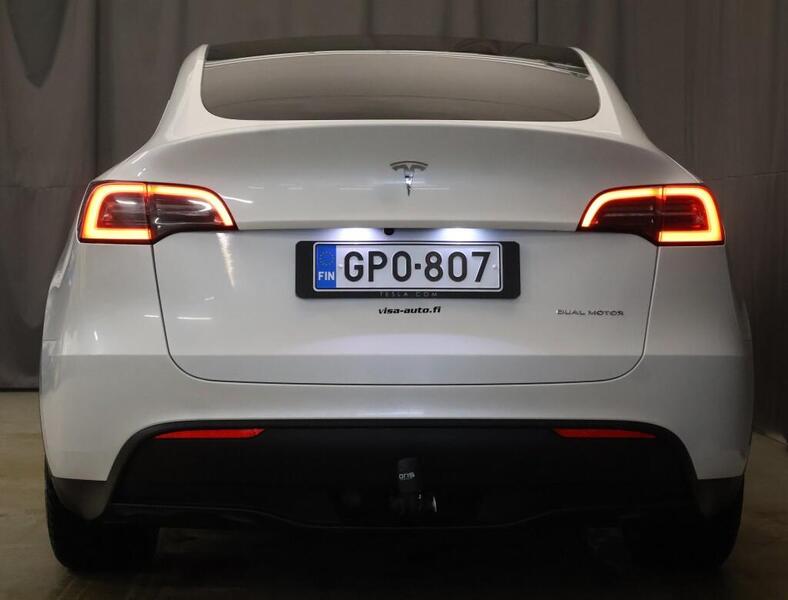 Tesla Model Y vaihtoauto