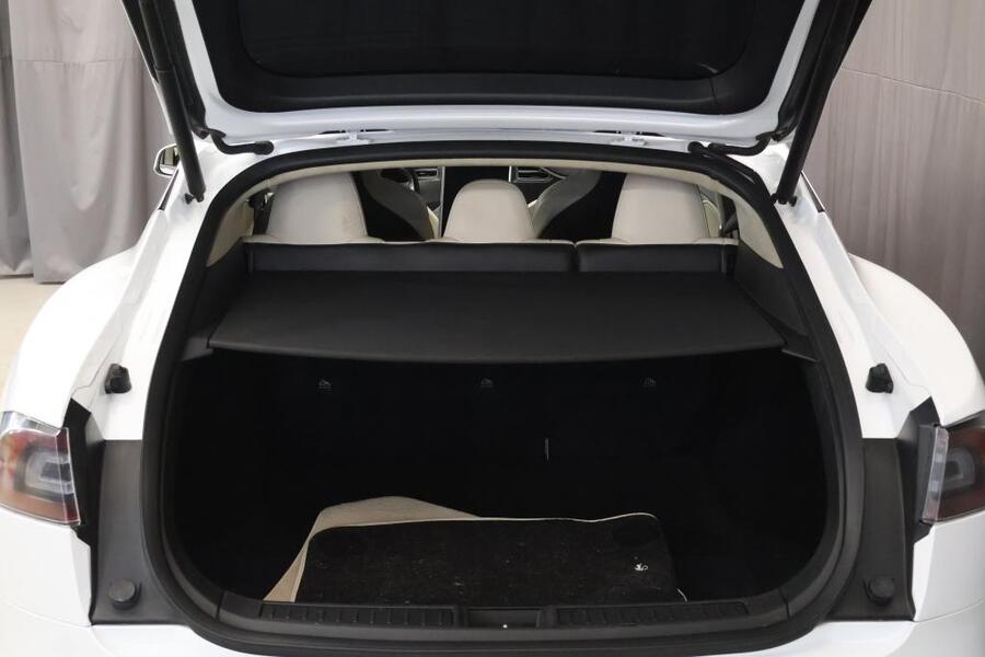 Tesla Model S vaihtoauto