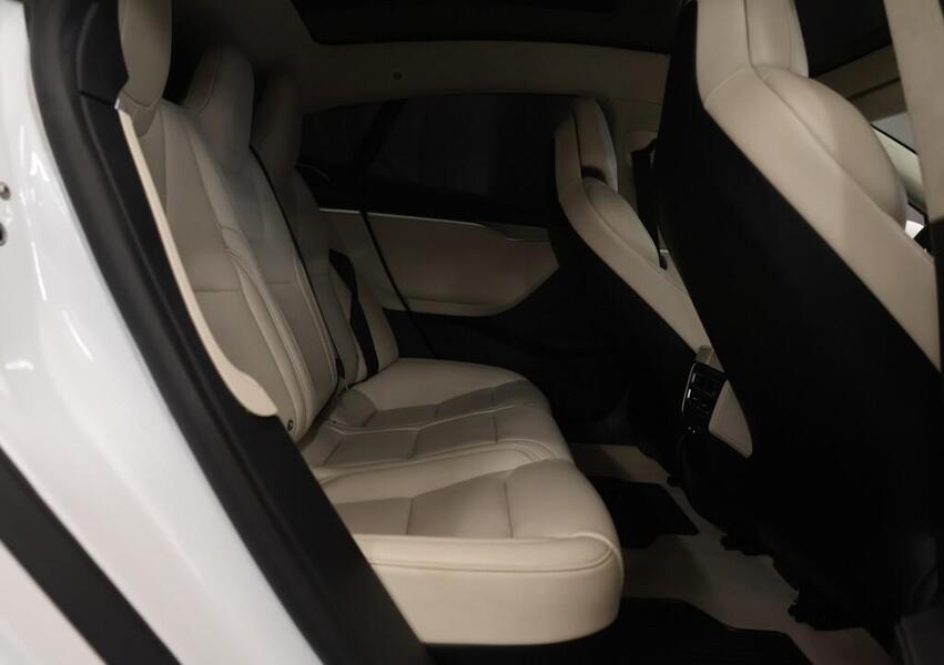 Tesla Model S vaihtoauto