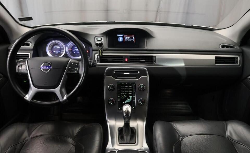 Volvo V70 vaihtoauto
