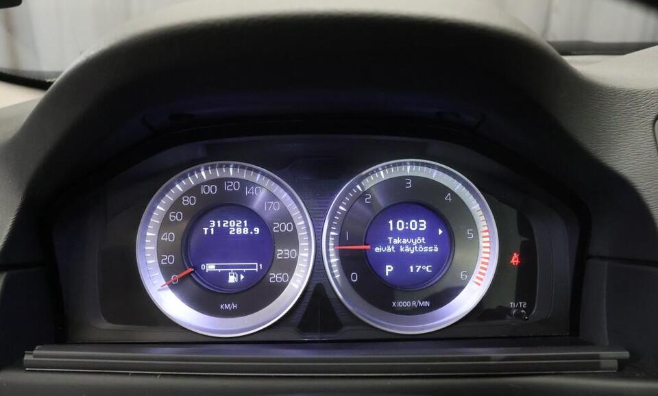 Volvo V70 vaihtoauto