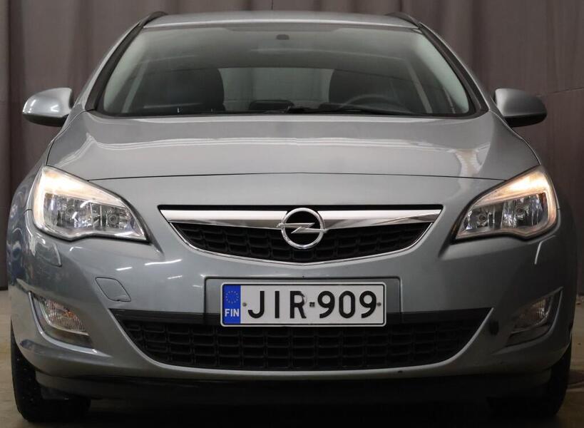 Opel Astra vaihtoauto