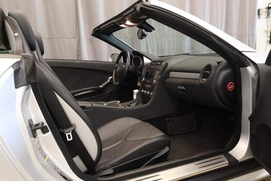 Mercedes-Benz SLK vaihtoauto