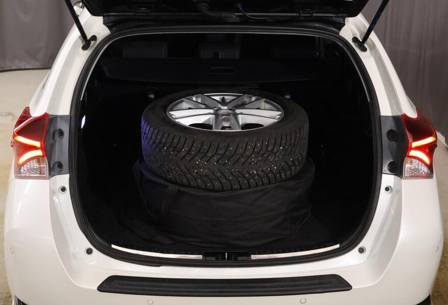 Toyota Auris vaihtoauto