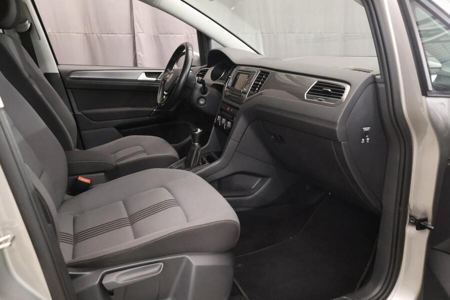 Volkswagen Golf Sportsvan vaihtoauto