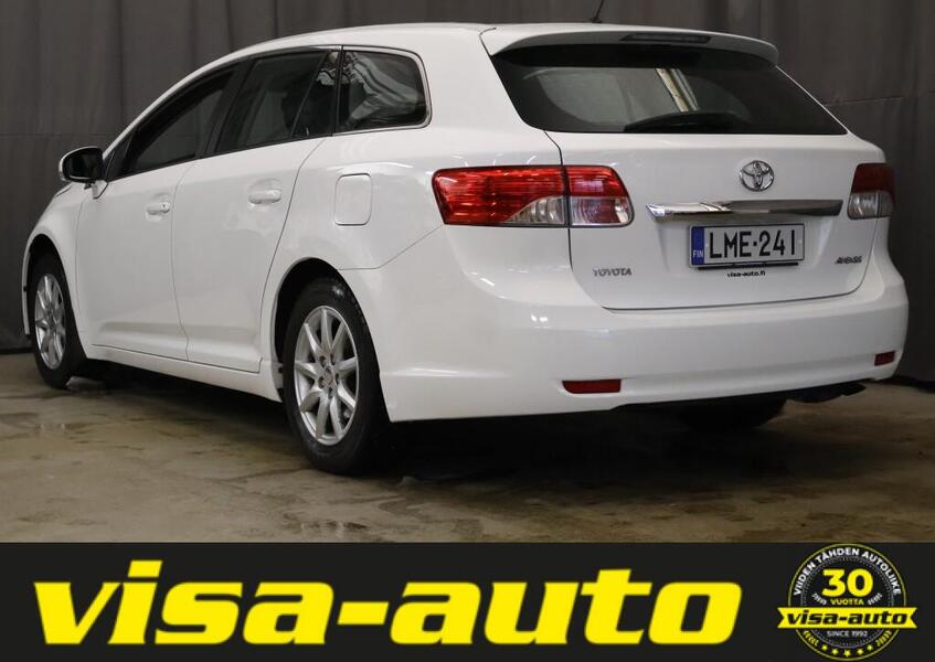 Toyota Avensis vaihtoauto