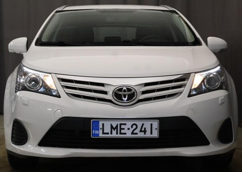 Toyota Avensis vaihtoauto