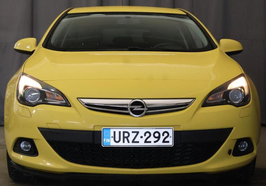Opel Astra vaihtoauto