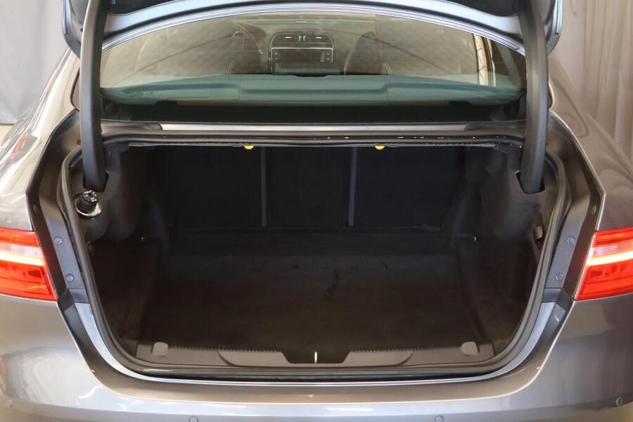 Jaguar XE vaihtoauto