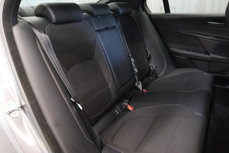 Jaguar XE vaihtoauto