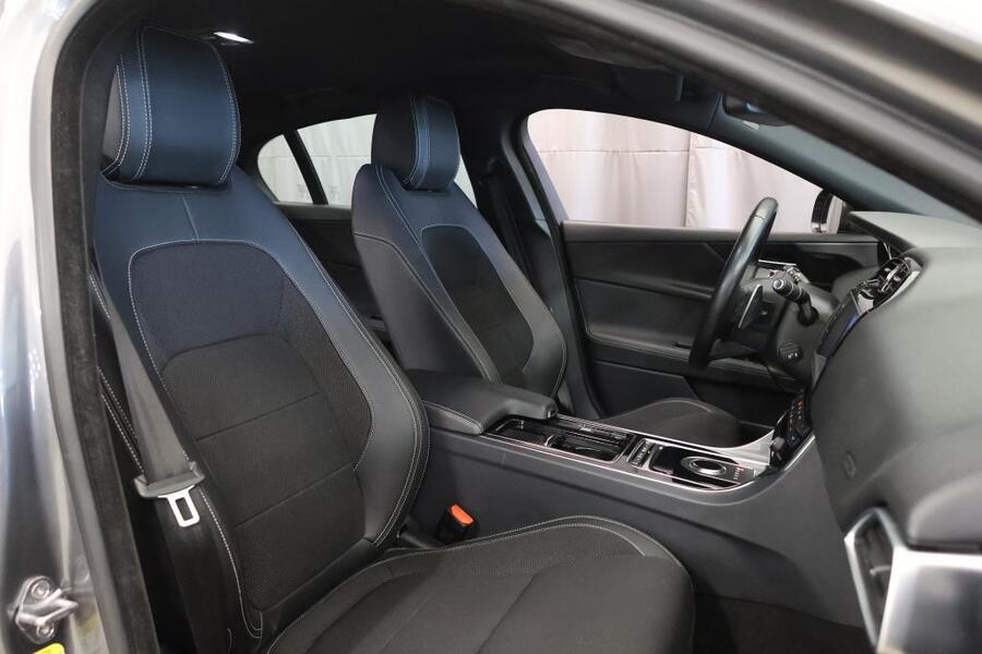 Jaguar XE vaihtoauto