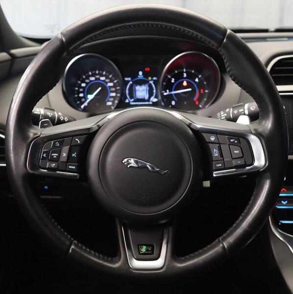 Jaguar XE vaihtoauto