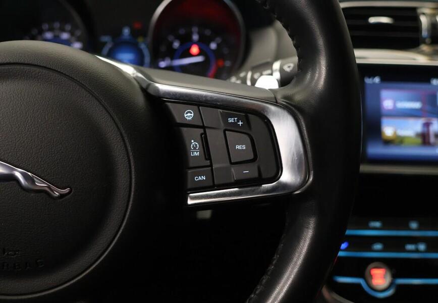 Jaguar XE vaihtoauto