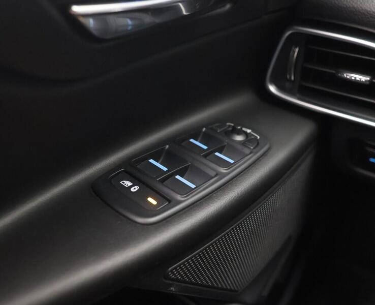 Jaguar XE vaihtoauto