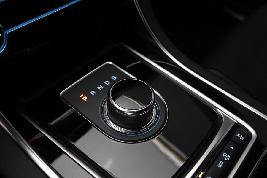 Jaguar XE vaihtoauto