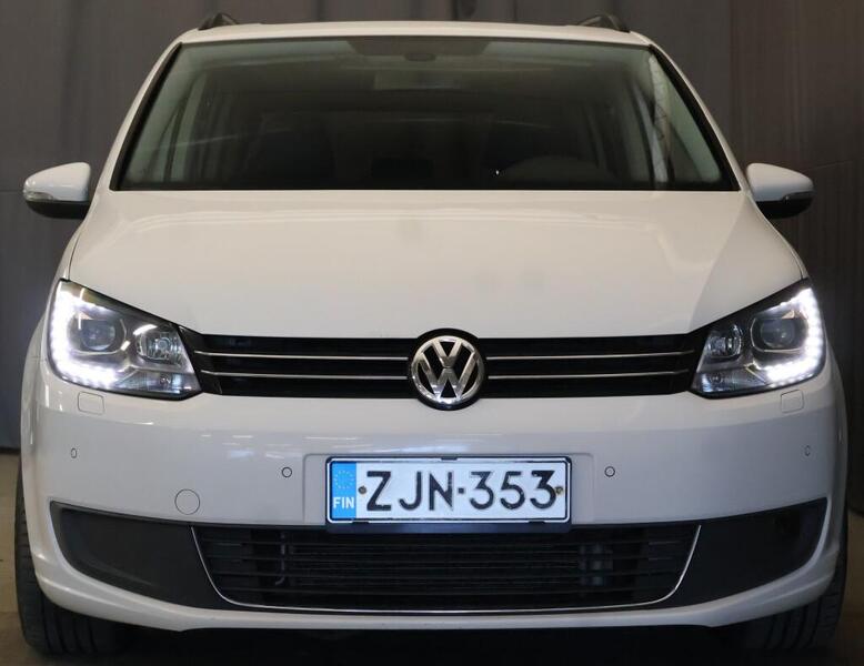 Volkswagen Touran vaihtoauto