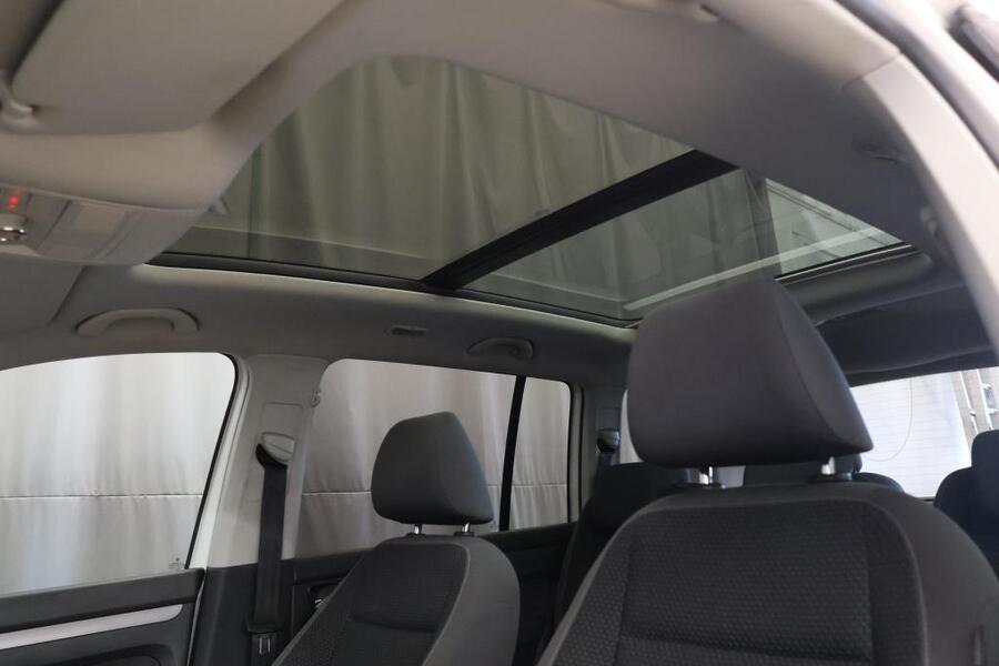 Volkswagen Touran vaihtoauto