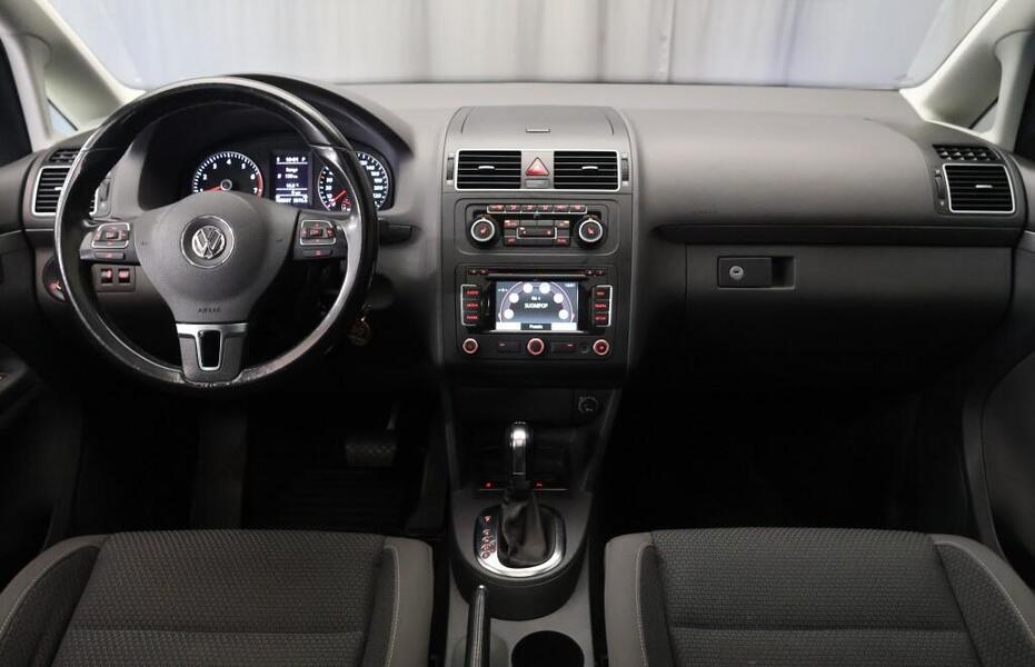 Volkswagen Touran vaihtoauto