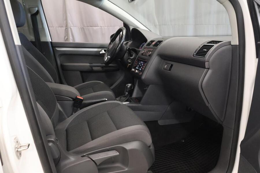 Volkswagen Touran vaihtoauto