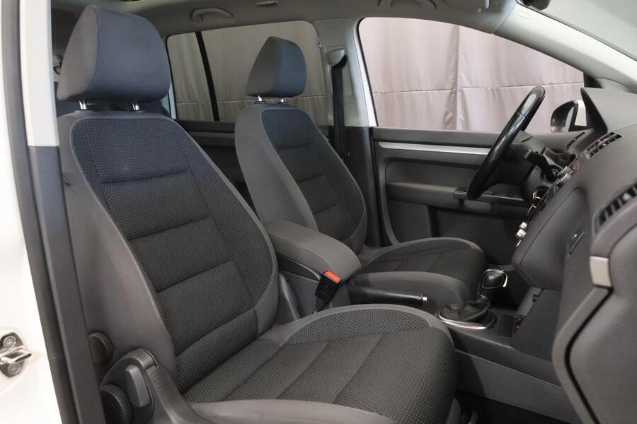 Volkswagen Touran vaihtoauto