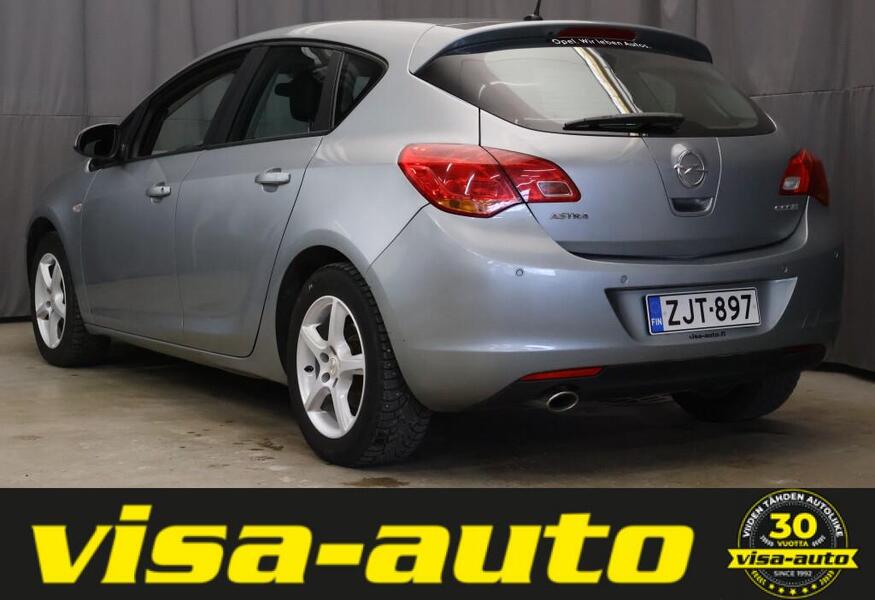 Opel Astra vaihtoauto