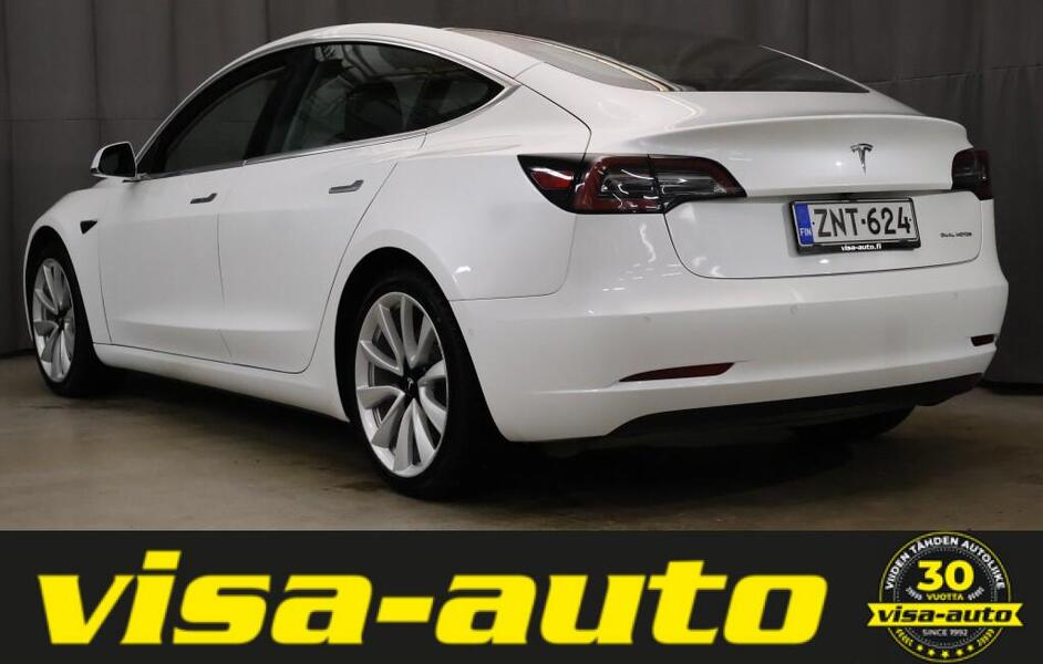 Tesla Model 3 vaihtoauto