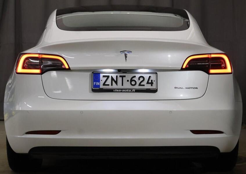 Tesla Model 3 vaihtoauto