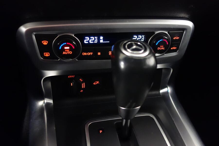 Nissan Navara vaihtoauto