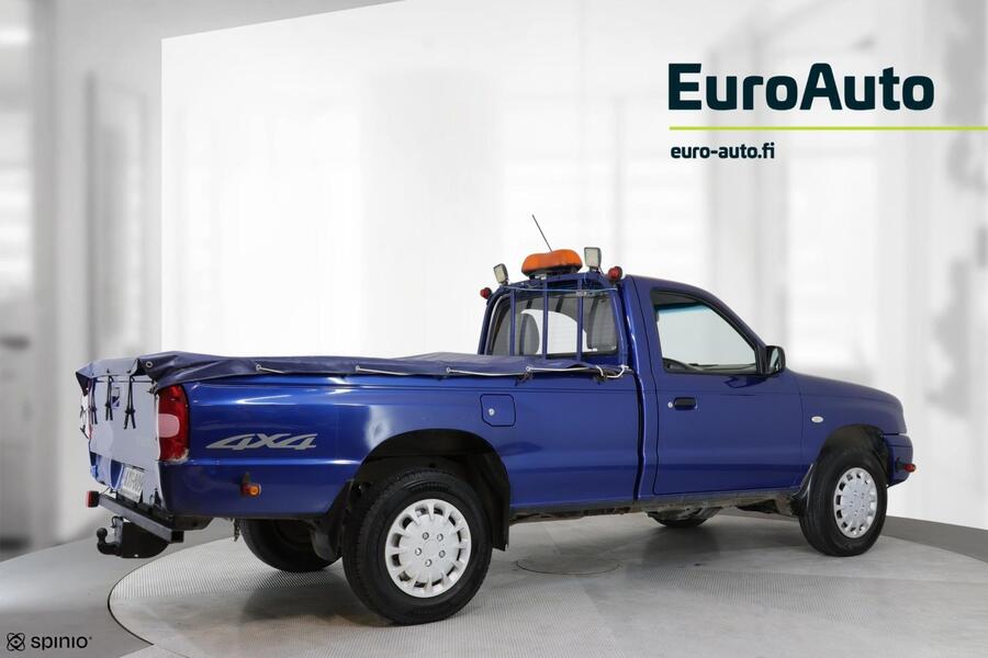 Mazda B2500 vaihtoauto