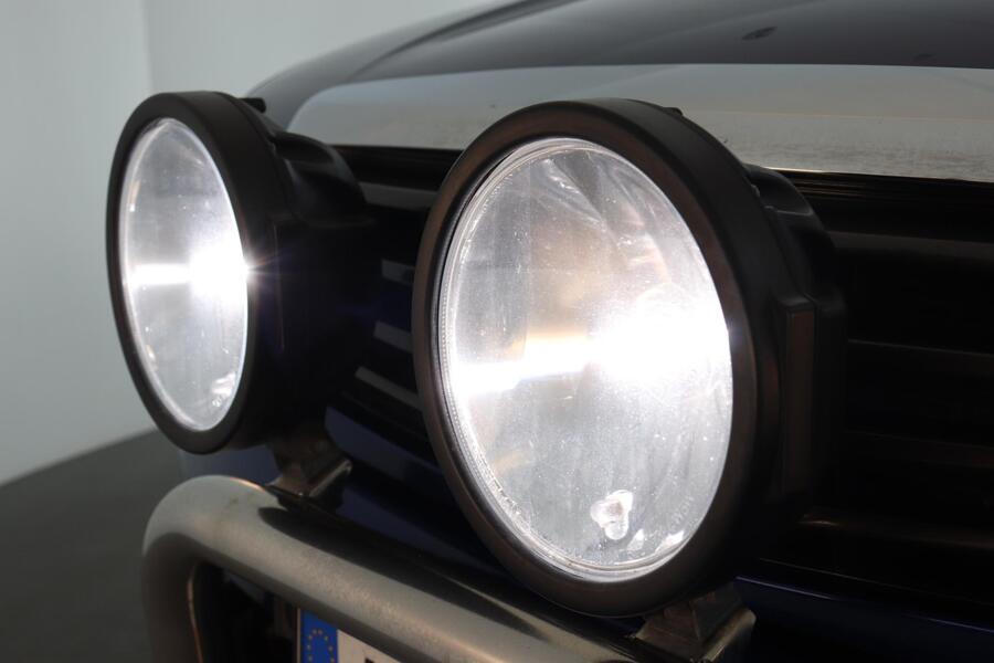 Mazda B2500 vaihtoauto