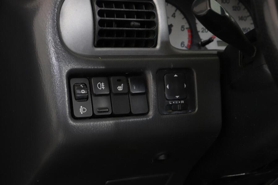 Mazda B2500 vaihtoauto