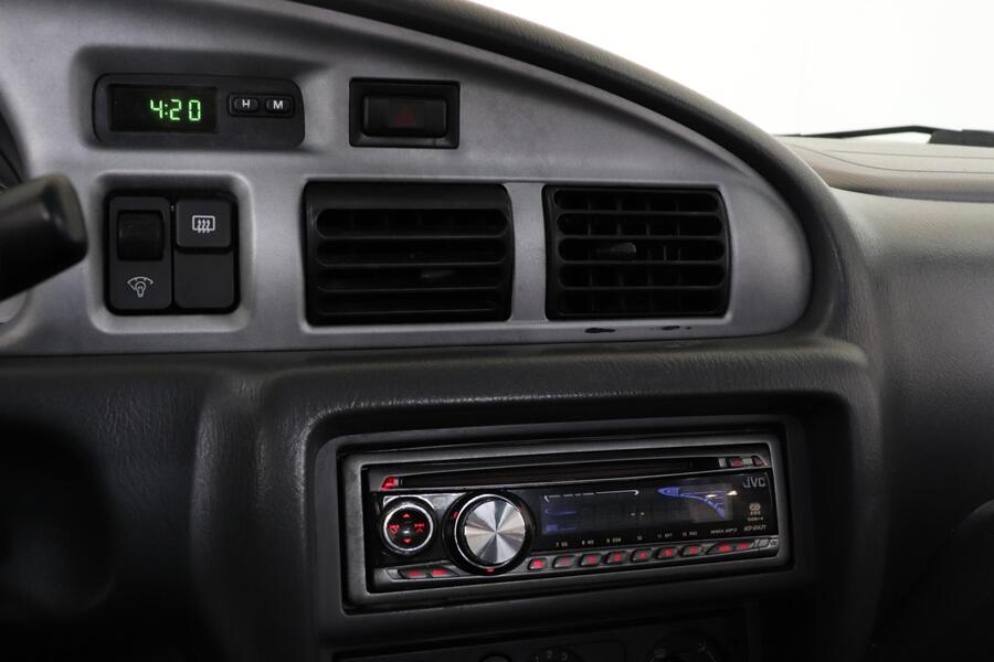 Mazda B2500 vaihtoauto