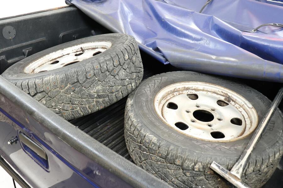 Mazda B2500 vaihtoauto