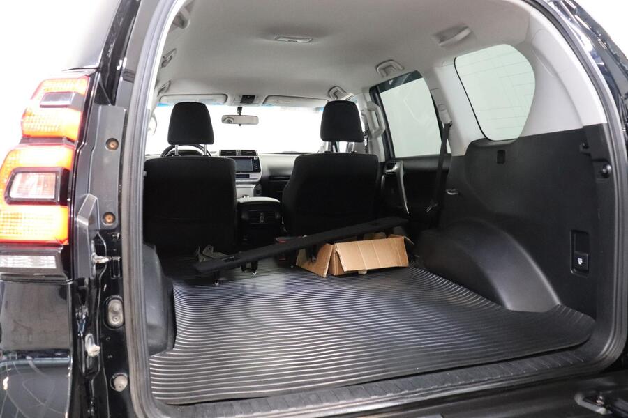 Toyota Land Cruiser vaihtoauto