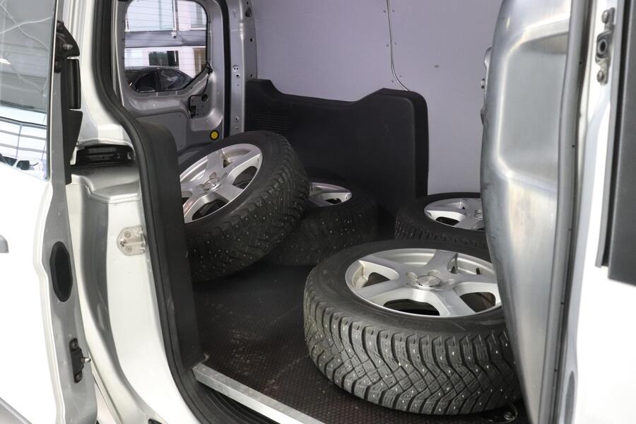 Ford Transit Connect vaihtoauto