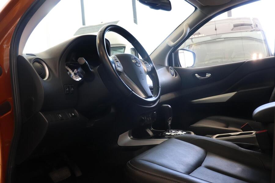 Nissan Navara vaihtoauto