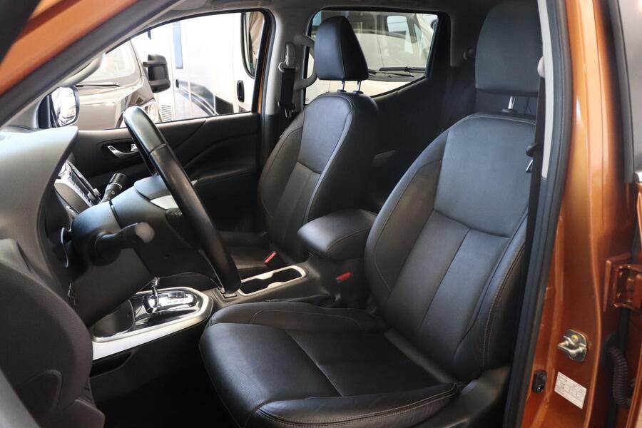 Nissan Navara vaihtoauto