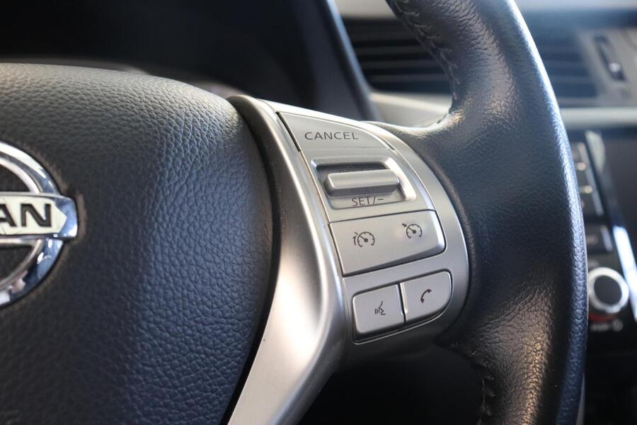 Nissan Navara vaihtoauto