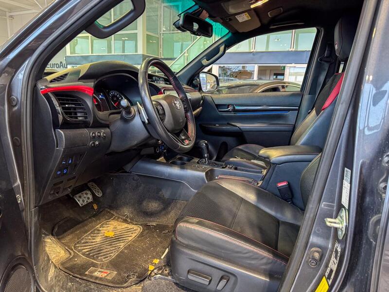 Toyota Hilux vaihtoauto