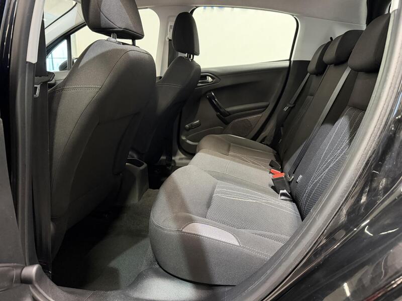 Peugeot 208 vaihtoauto