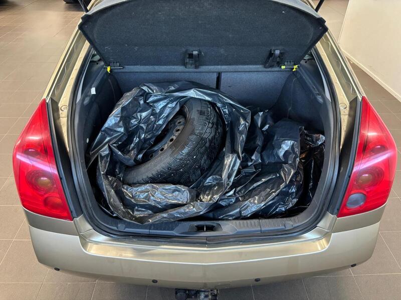 Nissan Primera vaihtoauto