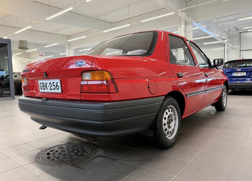 Ford Escort vaihtoauto