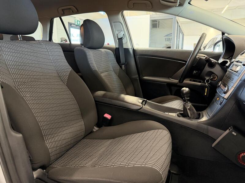 Toyota Avensis vaihtoauto