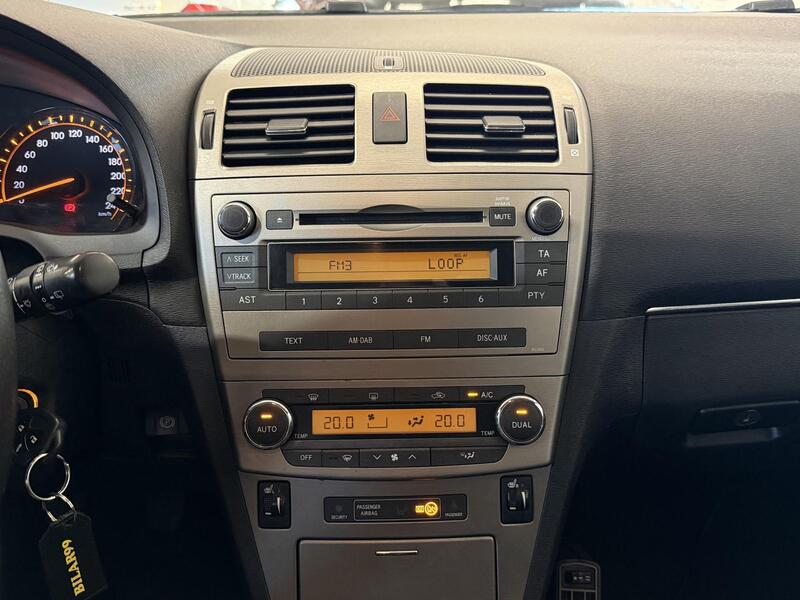 Toyota Avensis vaihtoauto