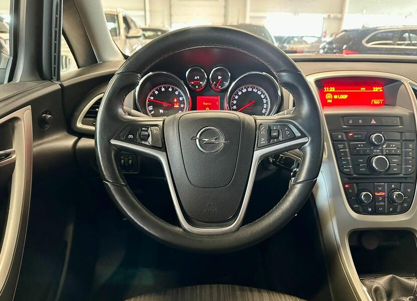 Opel Astra vaihtoauto
