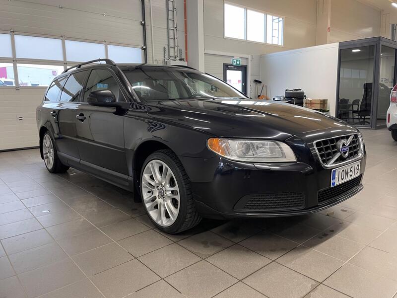 Volvo V70 vaihtoauto