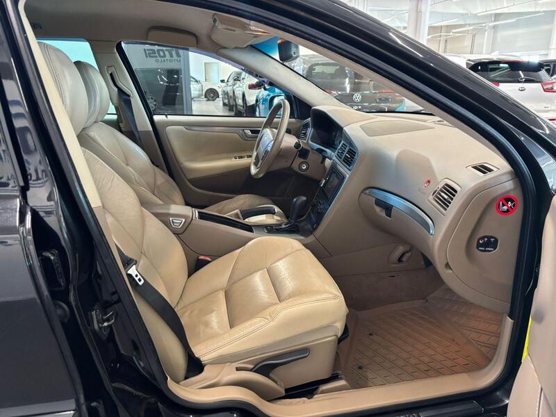 Volvo V70 vaihtoauto